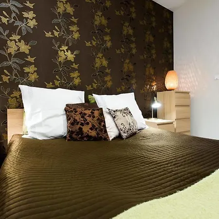 Апартаменты Cosy And Bright - Old Town