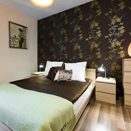 Cosy And Bright - Old Town Daire *